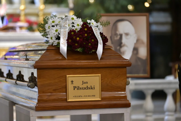 Bringing Jan Piłsudski’s ashes to Poland